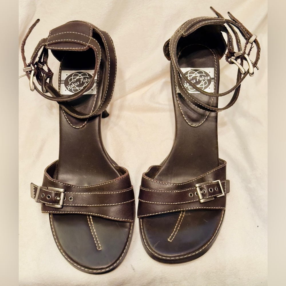 Hocus Pocus Brown Leather Sandals size 8.5